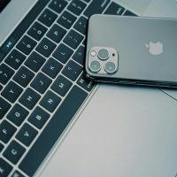 هاتف أبل iPhone 15: ماذا يجب أن تعرف قبل الشراء؟- أطلقت أبل مؤخرًا هاتفها المنتظر iPhone 15، والذي جاء بالكثير من التحسينات والمميزات