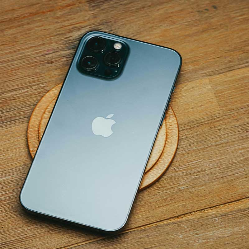 ما يجهله الناس في هاتف آيفون 12: اكتشف جهازك بشكل أفضل- عندما أُطلق iPhone 12 في عام 2020، أثار إعجاب الكثيرين بفضل تصميمه العصري،
