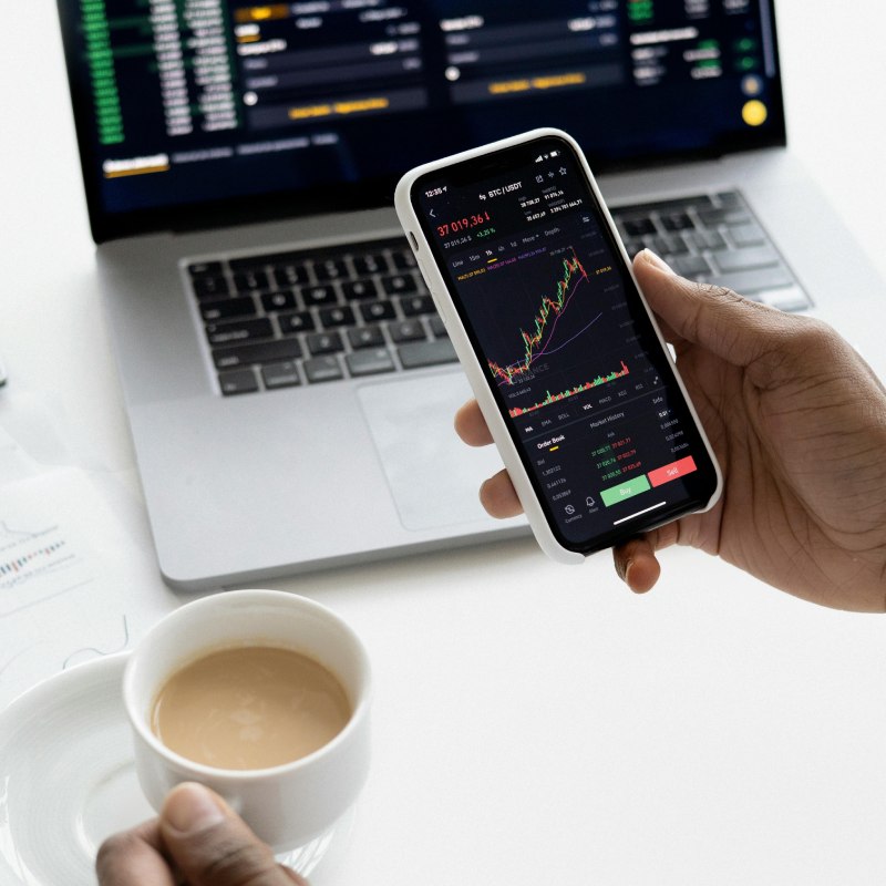 التداول وأفضل منصات التداول العالمية في 2025- في عالم الاقتصاد الرقمي المتسارع، أصبح التداول أداة استثمارية رئيسية يستخدمها ملايين الأشخاص